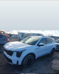 للبيع سورنتو 2025  دخول جديد  ماشيه ٧ الف  مكينه 2500 تيربو  للإستفسار...