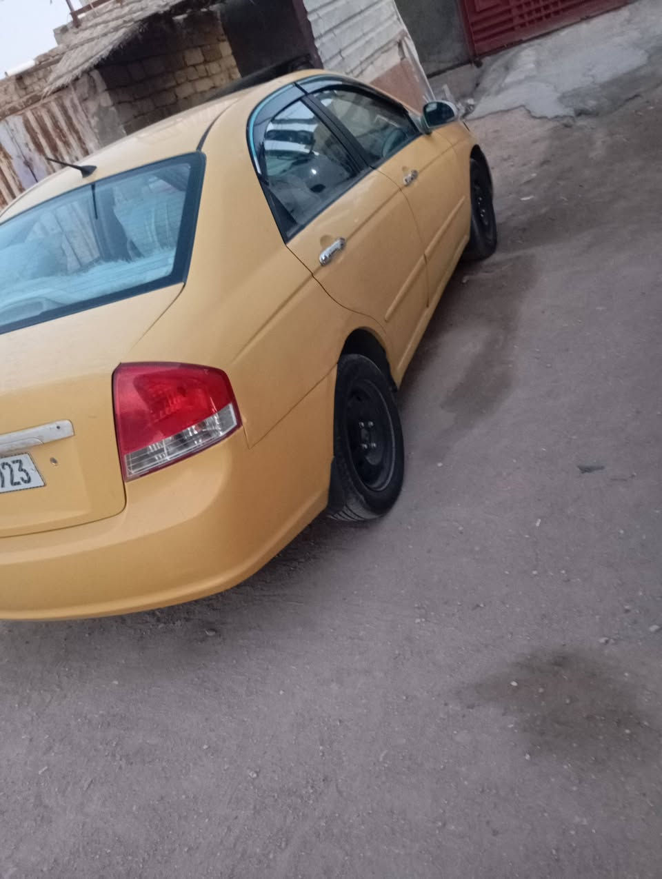 سلام عليكم سبكترا 2009 ليبل واحد مصفره هيئه وغرامات  بيه ضربه في جاملق بجهت عكس السائق مكانه كربلاء رقم ***********
