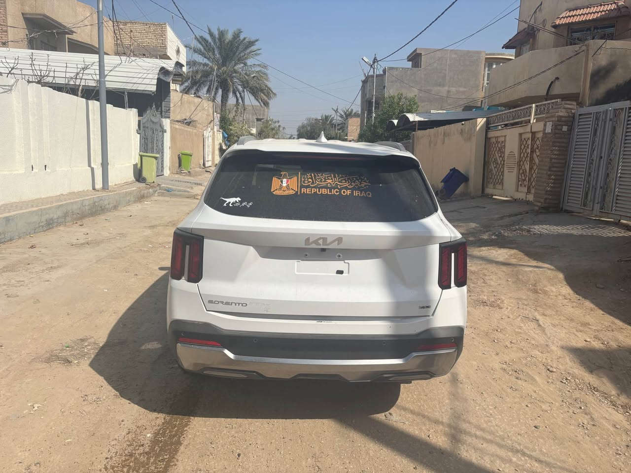 السلام عليكم كيا سورنتو موديل 24 ماشيه 7000 فقط داخل vip منفصل جلد دخول جديد بدون رقم حادث السياره جاملغ كس السابق صبغ وبارد بالنيد فقط ايرباك السياره طاك وراجع السعر 250 وبيه مجال بسيط  مكان السياره حله جمعيه 
*********** حلة, بابل
