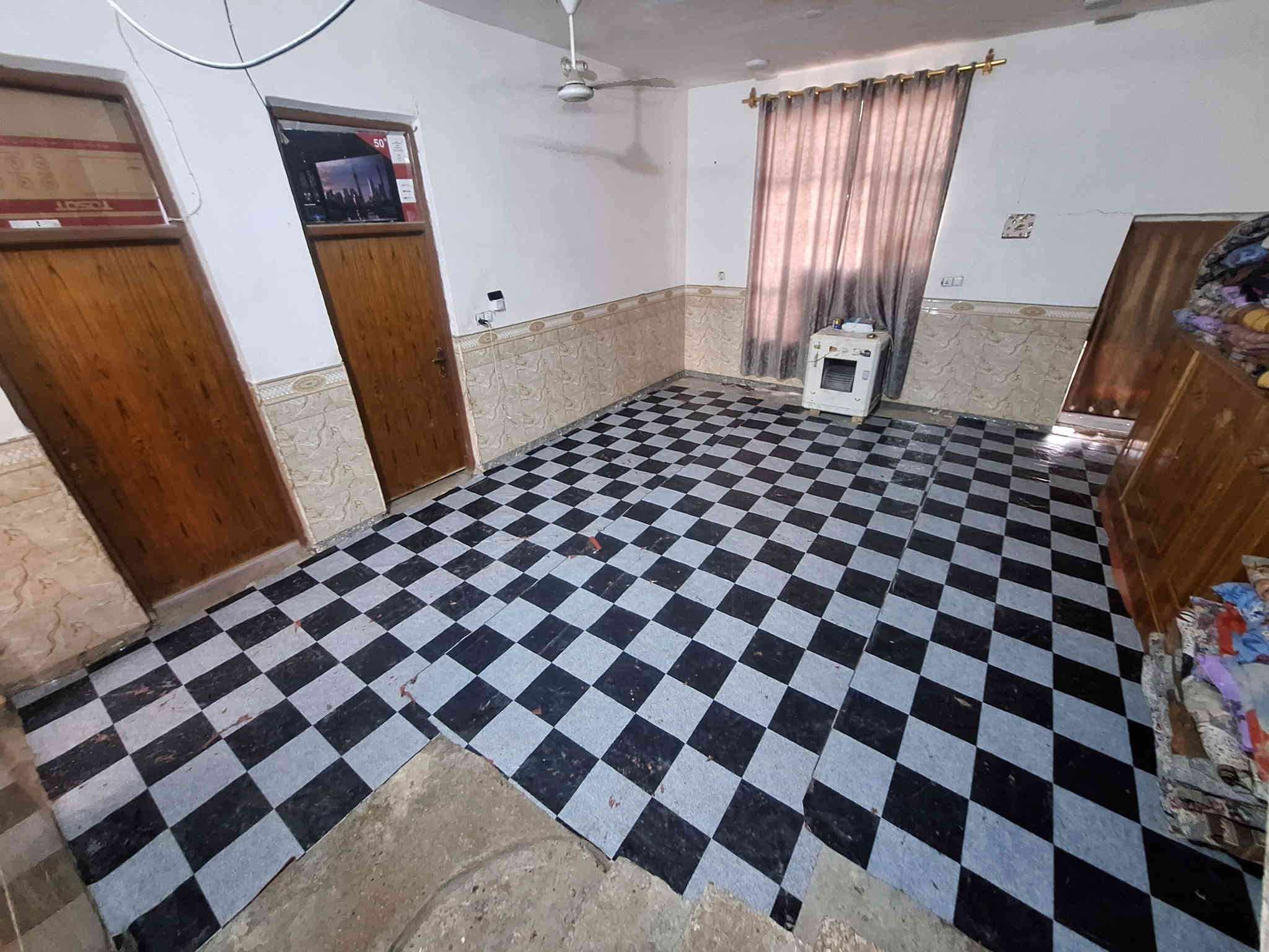 اسعد الله اوقاتكم بكل خير أحبتي
يتوفر دار سكن للبيع 

المساحه لكليه "200 متر 

سند ٢٥ 

استقبال 
غرفه
صاله
مطبخ 
 صحيات 

البيت نقص ارضيه والبخ وبيتونه

بناء  2023

العنوان بابل ابي غرق مقابيل الطاقه الكهربائيه بشارع الوسفيه 
السعر  57 مليون بي مجال شراي 

للاستفسار لاتصال على ***********
جميع الخدمات ماي كهرباء
