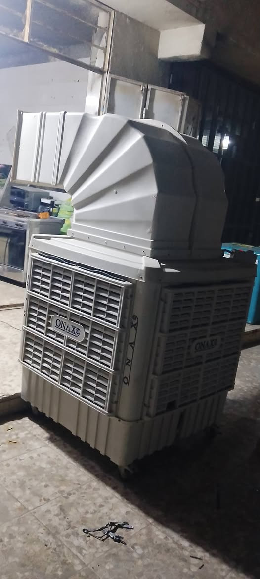 مبرده كبيره مال حسينيات محوره فان ماطورعاطل وحالين شغاله شرط لفحص اذا تريدتلغي لفان عادي واذا تخليه هيج بعد أفضل سعر 400وبيه مجال بارده ثلج امغربه ***********
