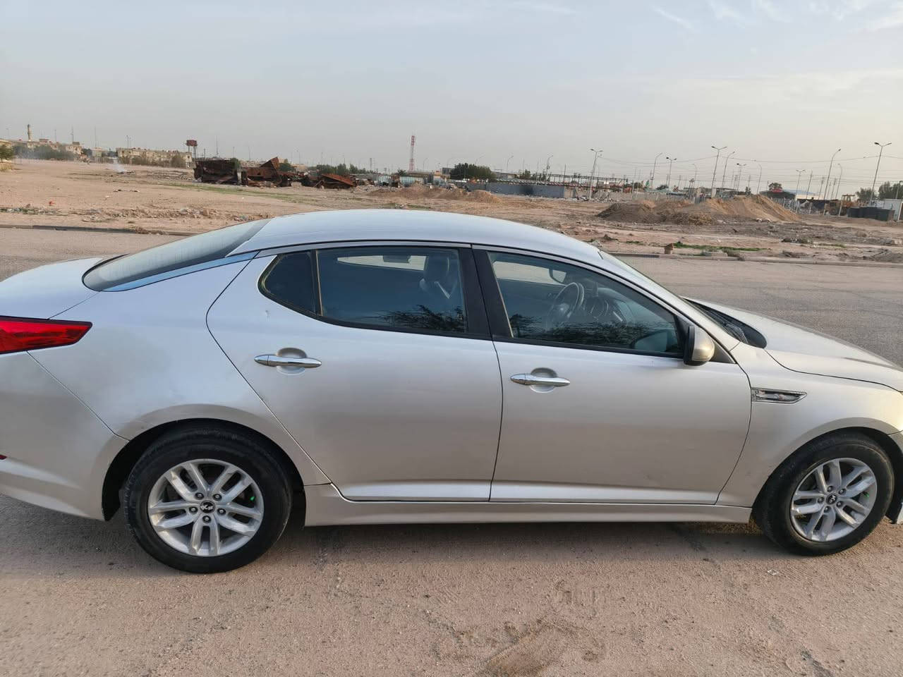 السلام عليكم سياره كي k5وارد كوري سياره موديل 11 باسمي سياره بيها صبق قطعه واحده فقط وما عدا البنيد مفتوح بس السياره جاهزه من كل شيء ما بيها اي نقص السعر 115  وانا مكلف بالنشر وهذا رقم راعيها***********
