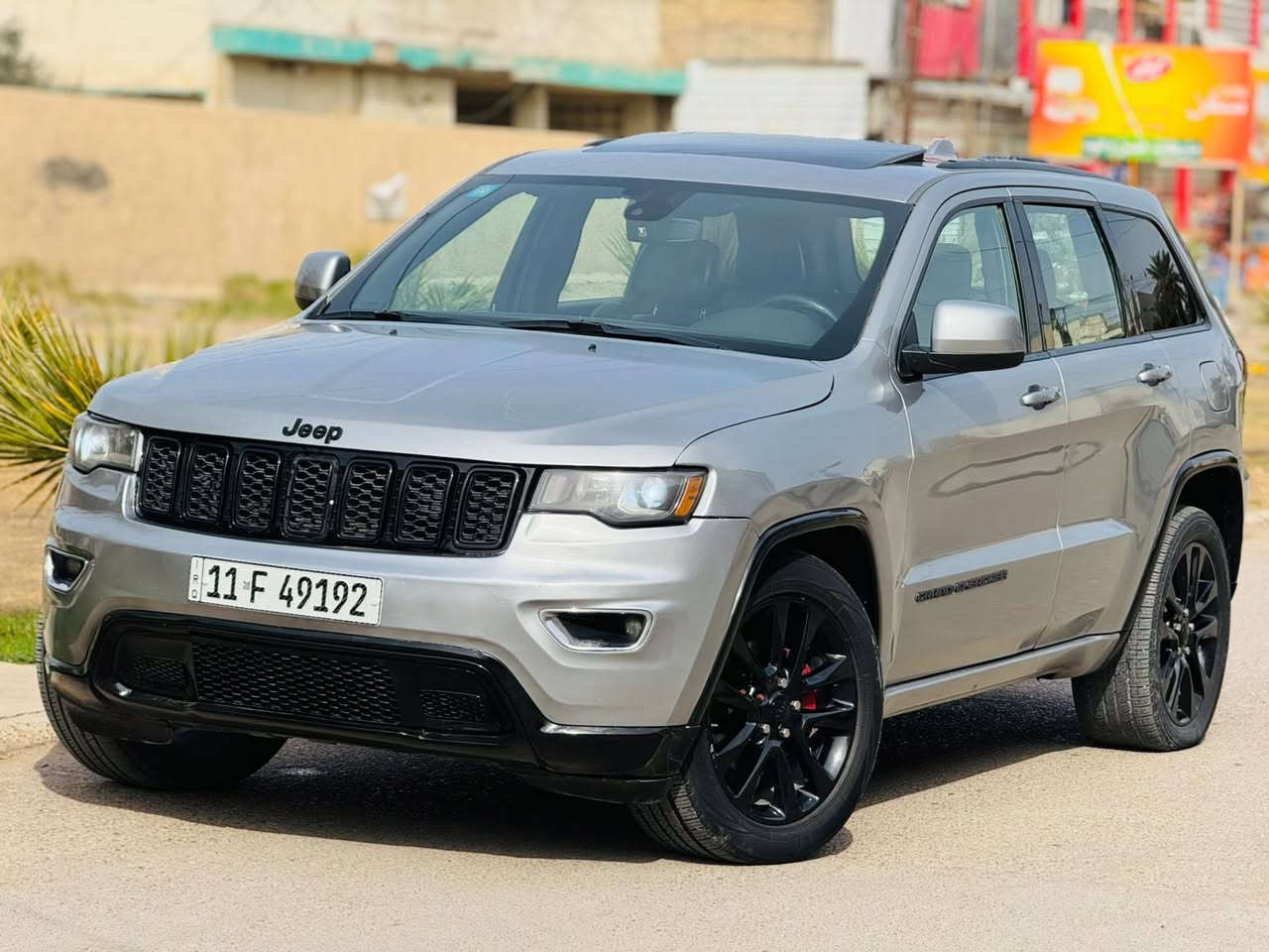 سلام عليكم للبيع جيب 2019
حادث جاملغ وبنيد. صور مرفق بس حادث امريكي 
وبيها صبغ حزام. اثر شخوط بدون دواخل 
مكفولة من عيب شرعي شرط الفحص 
مكان.  بغداد.   السعر 163  رقم بعد بسمي 
        ***********
فول 1/1 سياره 
مواصفات السياره 
فتحة سقف.  بصمة 
شاشه جبيره تحكم ربع جهات 
جلد كشنات. كهرباي 
ويل 20 كروم 
صندوك كهرباء 
تدفئة تبريد كشنات وستيرن
حجم المحرك. 3600. كفالة 
حساس خلفي امامي رادار جانبي 
فوريل سيارة حلو وناعمة نصبتها حلوة
