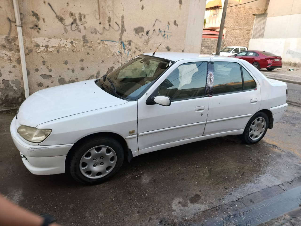 السلام وعليكم سياره بيجو الرقم نينوئ 2003 رقم قديم بيها وكاله عامه صاحبها موجود السعر 26 ورقه الستفسار على رقم ***********
