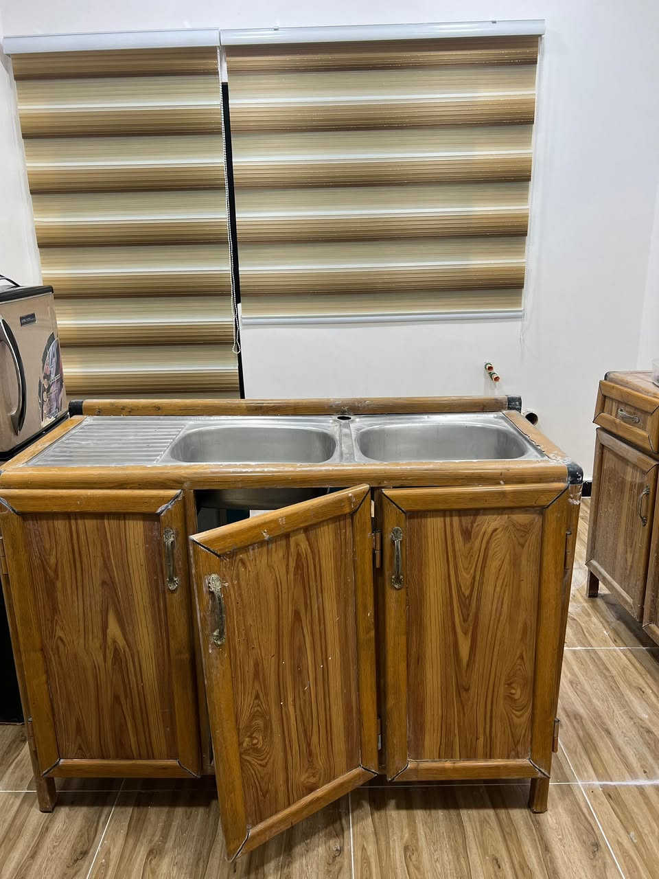 كاونتر + سنك للبيع مستخدم مابي شي وسعره مناسب

***********
