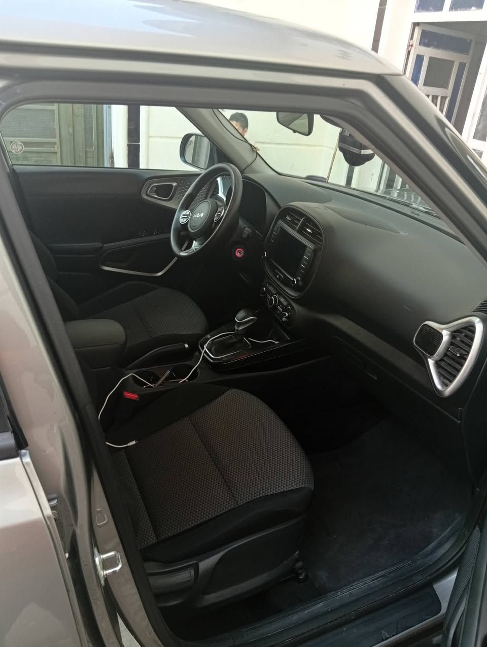 كيا صول موديل 24
بدون حادث كلين تايتل 
رقم بغداد باااااسمي
***********
السعر 165
