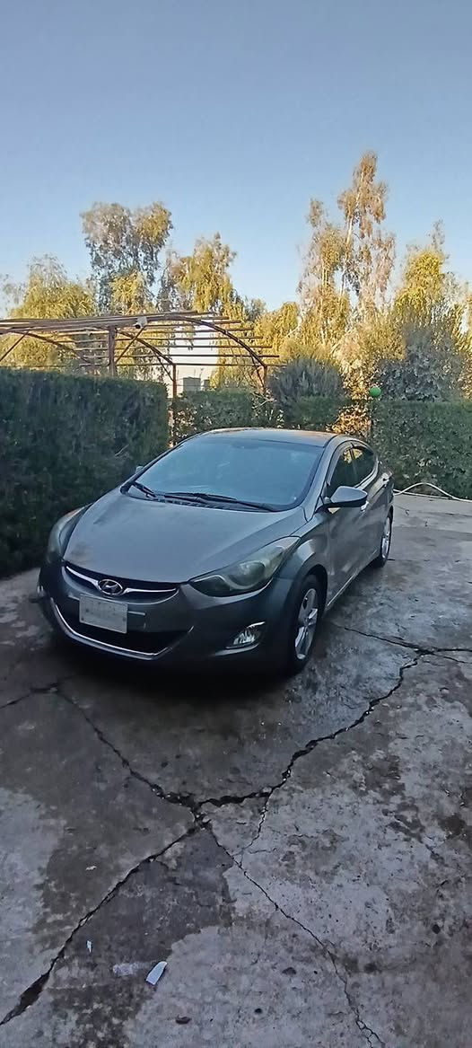 النترا
وارد أمريكي 2012
السقف بيها تعديل على بارد شي قليل
محرك1800 بداية رخاوه والكير شرط
والطخم جديد
تايرات جديد
بيها كابون بانزين
شرط التحويل فقط
لاستفسار خاص او على الرقم 77613596770
80220181570
