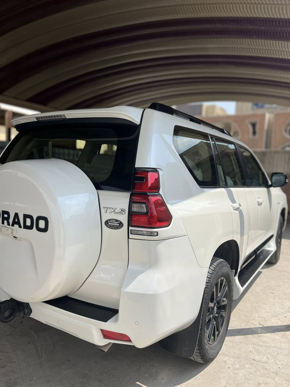 السلام عليكم
برادو موديل 2023 مدنايت +بلاك اديشن فول مواصفات مكفوله كفاله عامه بعدهي بحاله الوكاله تاير الشركه وسبير منازل باسمي شخصيا  ماشيه فقط 15الف حقيقي وكاله ساس 

مواصفات 
بصمه ابواب +تشغيل 
تشغيل عن بعد 
حساسات 
كامره اصلي 
شاشه اصلي بوصله القبله ومواعيد صلاة
كراسي جلد 
كراسي عدد 2 كهرباء 
وكاله دبل تانكي
مانع ازلاق 
فورويل 
امرايه كهرباء 
وبعد مواصفات اهواي 

مكانها بغداد 
السعر 475 وبيها مجال ان شاءالله 
الاستفسار 
***********
