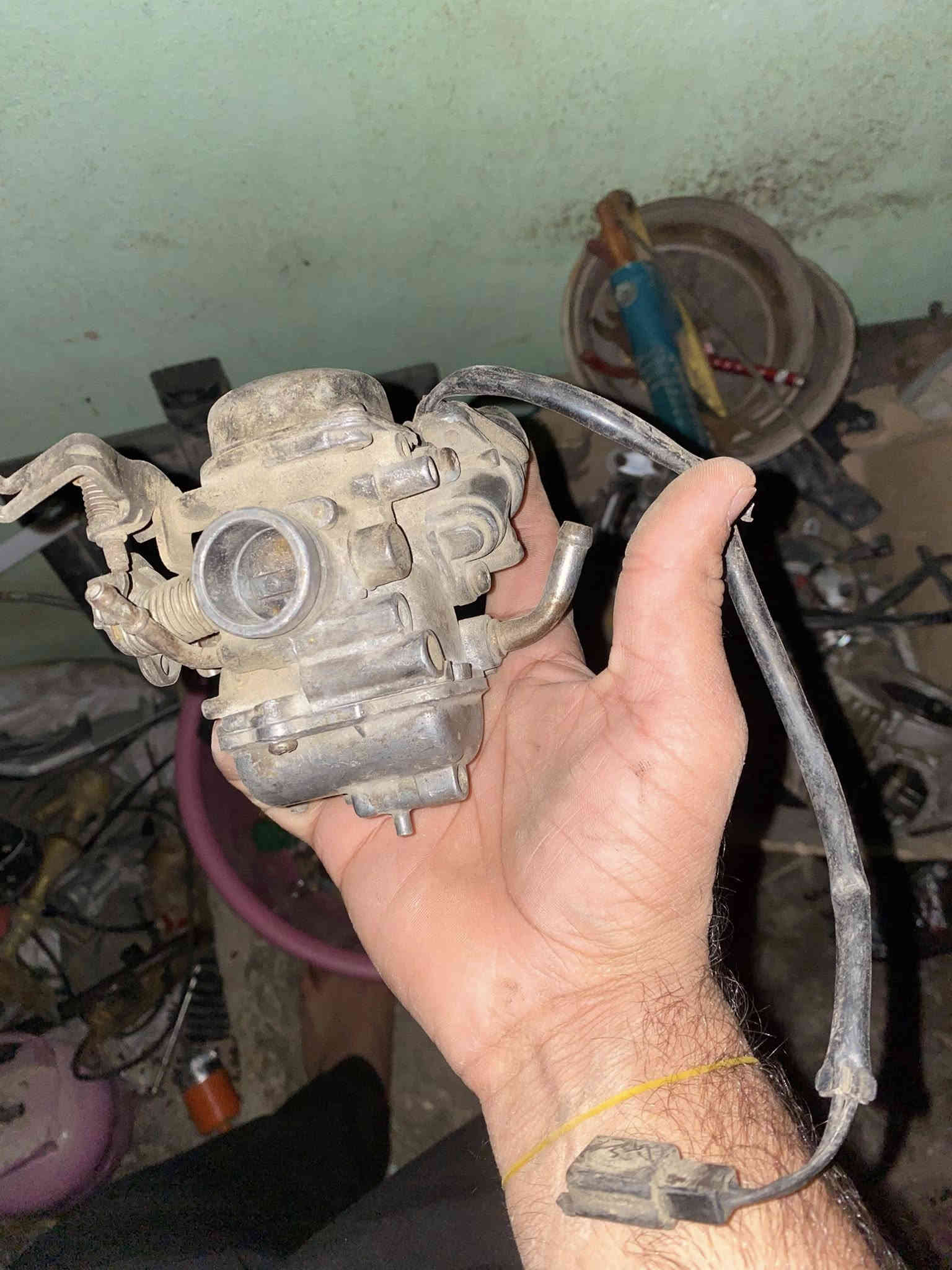 كابريتر ماكس اصليات بلادي ع شغل ثنيهن ب50  مكاني بغداد حي اور توصيل موجود 
***********
