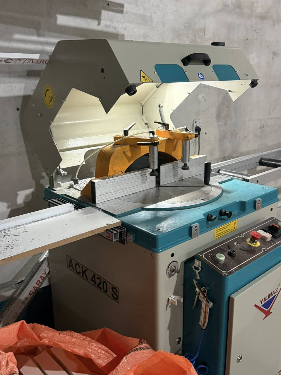 السلام عليكم مكاين للبيع كله جديد صفر مشتغل بي ٣ابيوت فقط
السليمانية رابرين ***********
