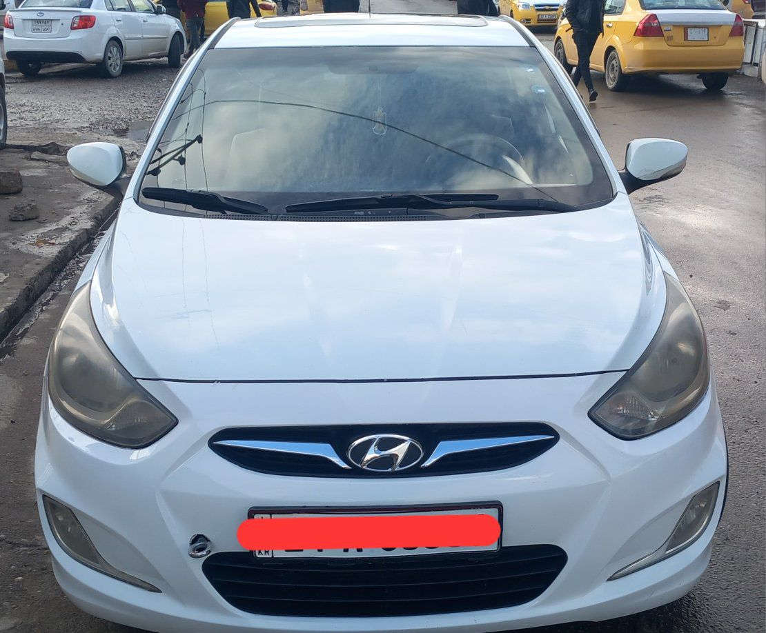 السلام عليكم..اكسنت مديل ٢٠١٢ خليجي فول مواصفات بلو..رقم دهوك سنويه جديده الى ٢٠٢٧..شرط التحويل..سياره  وضع شركه..سلايت اشاير بالمري تحكمات استيرن جهتين....كير توماتيك جامات كهرب حجم المحرك 16 دوش  بالكارتون بدون صرف بدون نفخ.. بدون رخاوه طخم تايرات وباتري وكهربائيات جديده تبريد ثلج مااعوزه اي مصرف..السياره كلين بدون صبغ.فقط مكانات بارد.السعر 115 العنوان موصل الجانب الايسر للاستفسار الانتصال على الرقم *********** او مراسلتي واتساب على نفس الرقم
