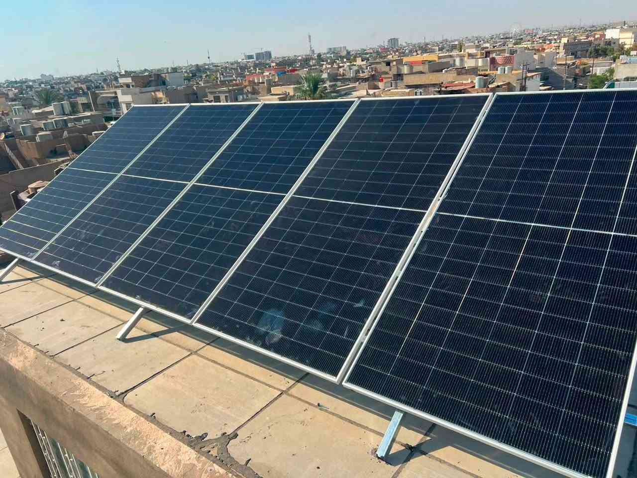 تم بفضل الله تركيب منظومة طاقة شمسية
للاخ دكتور سلمان في كركوك حي النداء 

بواقع 20 امبير نهاري و 20 امبير ليلي 

تضمنت ملحقات هذه المنظومة 

باتري ليثيوم فلستي 10 كيلو واط عدد 2 ضمان 5 سنوات 

اللواح جينكو 620 واط ضمان 15 سنه 

انفيرتر فلستي 8 كيلو واط ضمان 1 سنه 

وصيانة لمدة سنه مجانآ 

افضل الاسعار واعلى جودة للاستفسار والطلب العنوان 

ناحية القيارة مقابيل صيانة الكهرباء مجاور فلاح ابو الباتريات 

البيع نقد وتقسيط بدون مقدمه على 18 شهر 

للتواصل والاستفسار 

*********** مهند الشاحوذ 

*********** وسام العيد 

مكتب طاقة المستقبل
