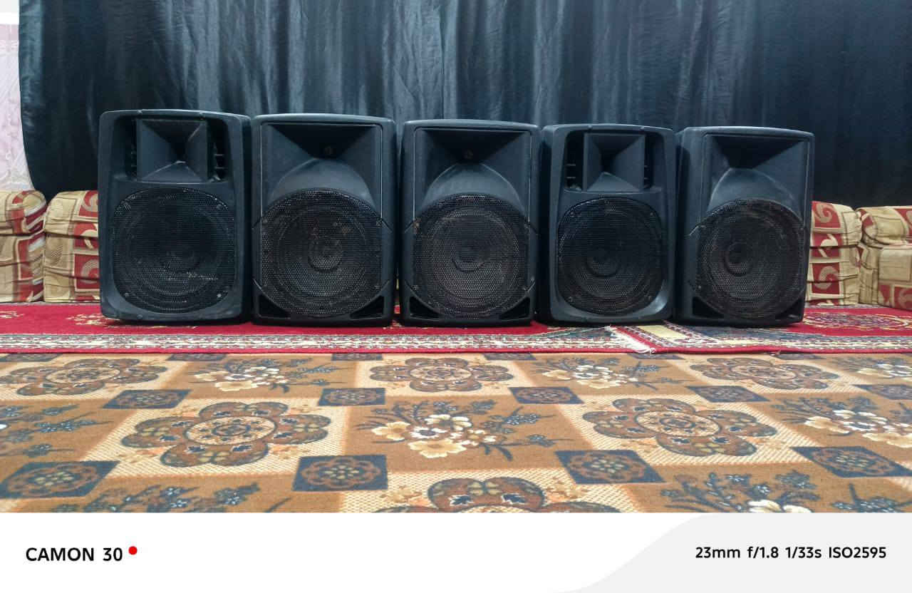 اربع ازواج سماعات دبدوب اللبه الدينكورد الأصلية 
جدد استخدام قليل جدا 
سعر الزوج 175 قفل ربع ما ينزل 
شراي اتصل ***********
او علق وأنه ارسلك 
ذي قار قضاء الفهود
