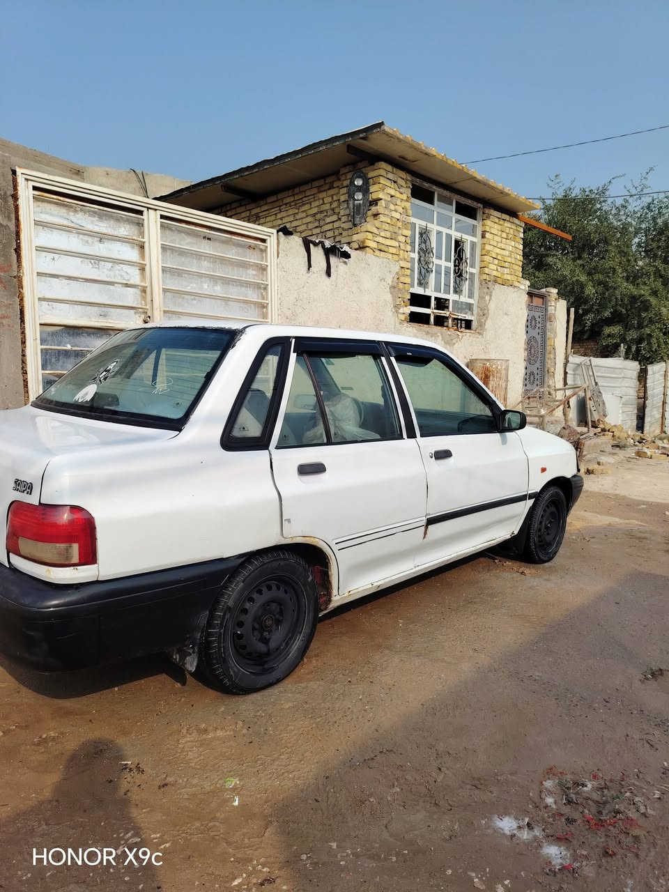 سلام عليكم سايبه مديل 10 خصوصي السياره جاهزه من حداديه وكير ومحرك زينات بيه خياسات بصيطه سعره ٢٥ وبيه مجال عليه غرامه تنزل من السعر مكان السياره نجف عامود ١٣٠ الرقم***********
