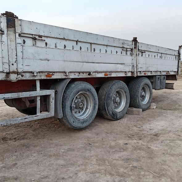 سلام عليكم عربانه المانيه تلث محاور جاهزه من كلشي ماعد الجوبلسات تخم تاير جديد كهربائيت كله شغاله الحصيره نضيفه السعر ٥٠ وبيه مجال حك الجيه العنوان واسط نعمانيه ***********
