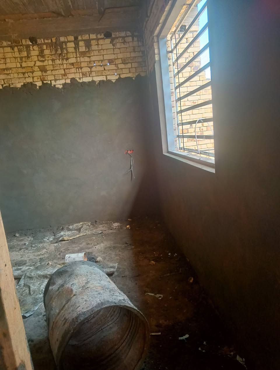 السلام عليكم خلفه لبخ متفرغ  سميت وجص ونثر تكنيد مساطر شغل درجه اولى ***********
