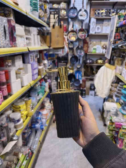 #سنترالتحافي ، توفر حافظه صابون سائل✅

الاسعار اسفل الصور⬇️

العنوان:الكندي الثانيه_ شارع جامع مقبل📍

متوفر توصيل داخل الموصل وجميع المحافظات🚗

اسيا:***********
كورك:***********
