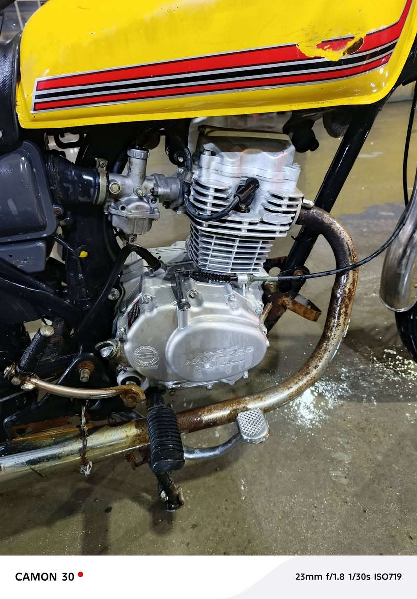 اربعه كير كلك مكينه حلوه مديل 22 بيه خيط بخار دراجه شوفت عينك ابيع هالموجود سعر 400 وبيه مجال رقم ***********
