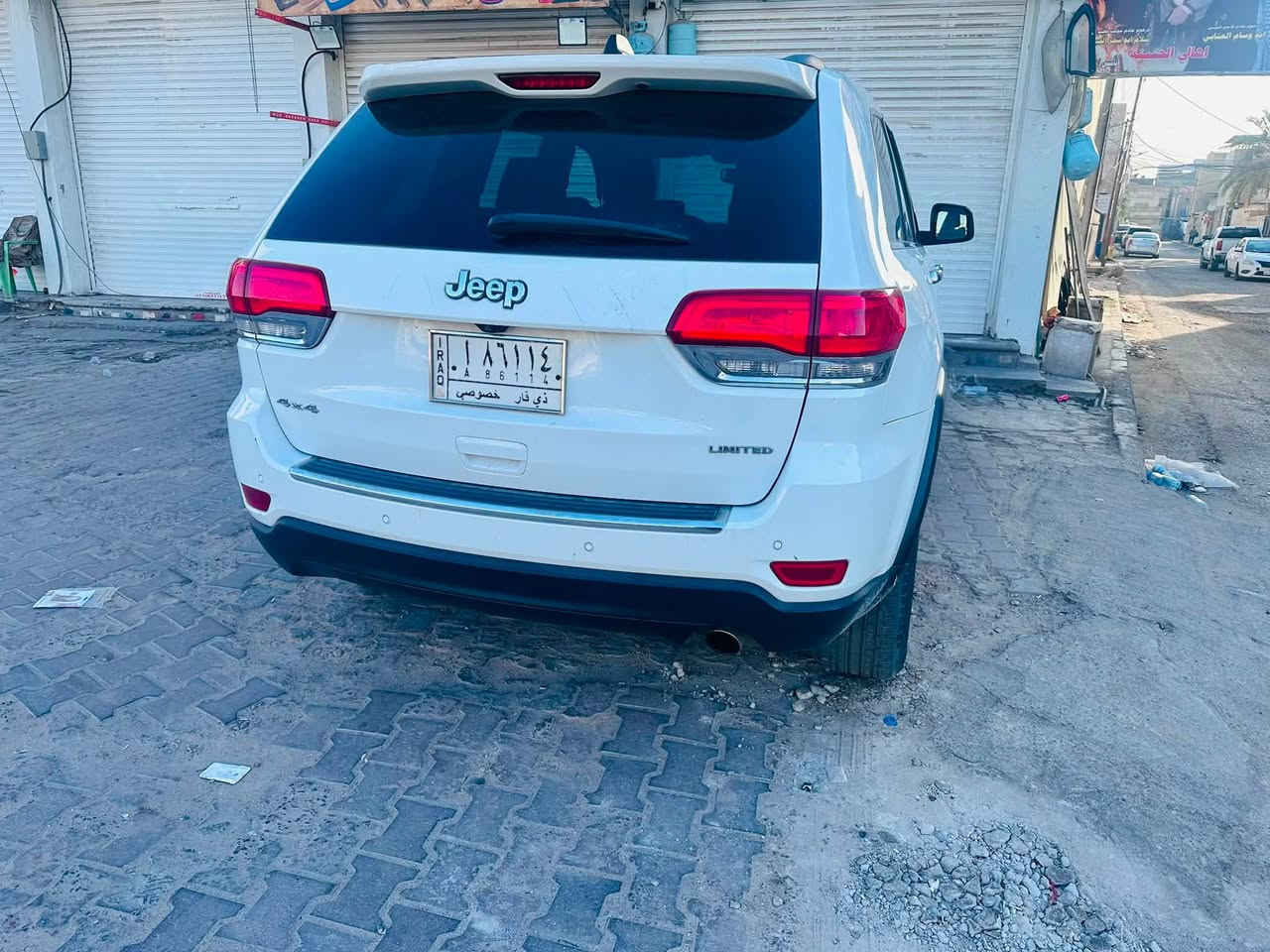 جيب 2018فول مواصفات سياره مابيها اي نقص لاستفسار ***********اسعر 200 وبي مجال الحادث جاملق وبنيد
