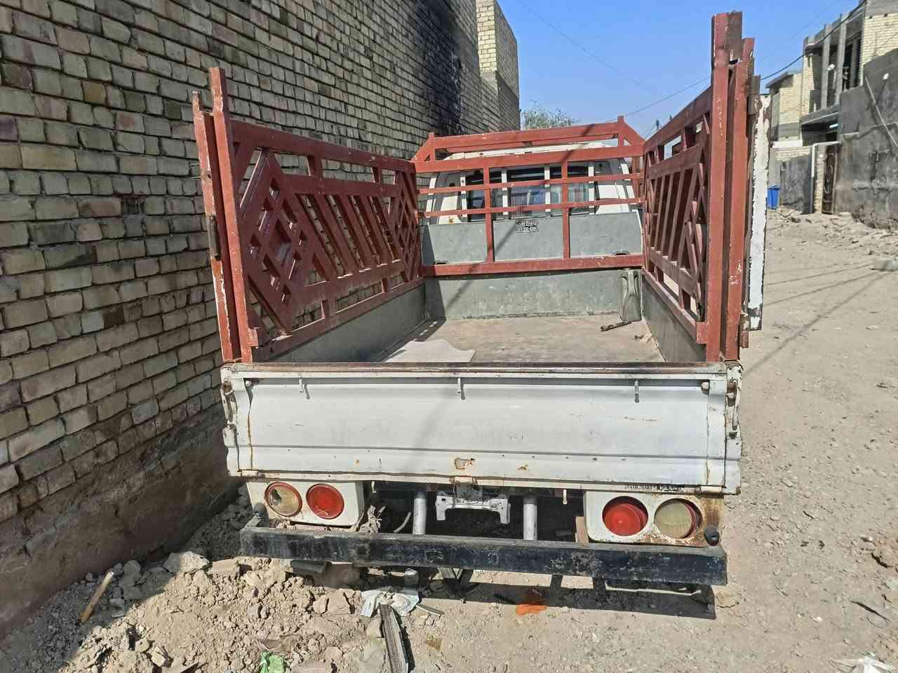 السلام عليكم
كيا موديل 2006 
الرقم صدامي والسنويه ساقطه بل 24 بشهر الثالث
مكاني بغداد شهداء الثالثه هذا رقمي ***********
