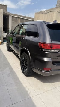 جيب لاريدو مديل 20 ماشيه 54 ميل ساره جاهزه للخير اي نقص ما بيه سنويه م...