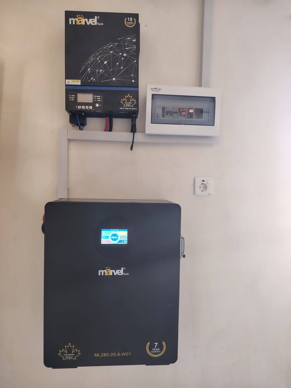 ☀️ شركة النور الهندسية للطاقة الشمسية ☀️
التميز في الأداء.. الرقي في التصميم 
(قضاء الحويجة ناحية الرياض قريةالمره) 

إذا كنت تبحث عن الجودة، الكفاءة، والجمال، فنحن خيارك الأول. تم تجهيز المنزل بمنظومة ذكية توفر:

⚡ 10 أمبير نهاراً

🔋 6 أمبير ليلاً

🔄 تناوب ذكي تلقائي مع الكهرباء الوطنية.

🛠️ المواصفات الفنية (مكونات عالمية)
الجزء التفاصيل والمميزات
الإنفيرتر Marvel ذكي (4KW) -  (ضمان سنة).
الألواح  16 بازبار لأعلى امتصاص. العدد 5
البطارية ليثيوم Marvel 7.2KW) - عمر 8000 دورة، ضمان 7 سنوات، شاشة ذكية.
الهياكل حديدية ثقيلة مقاومة للصدأ ومصممة للظروف الجوية الصعبة.
التوصيلات كابلات DC أصلية (4 ملم) مع وصلات MC4 المخصصة.
🎁 عروض خاصة بمناسبة افتتاح موقعنا الجديد!
🛡️ ثقة | أمان | استفادة ⚡

📍 العنوان: الحويجة - قرب الدفاع المدني. 👷‍♂️ بإدارة: المهندس علي حسين.

📞 للتواصل والاستفسار:

اتصال: [***********]

واتساب: [***********]
