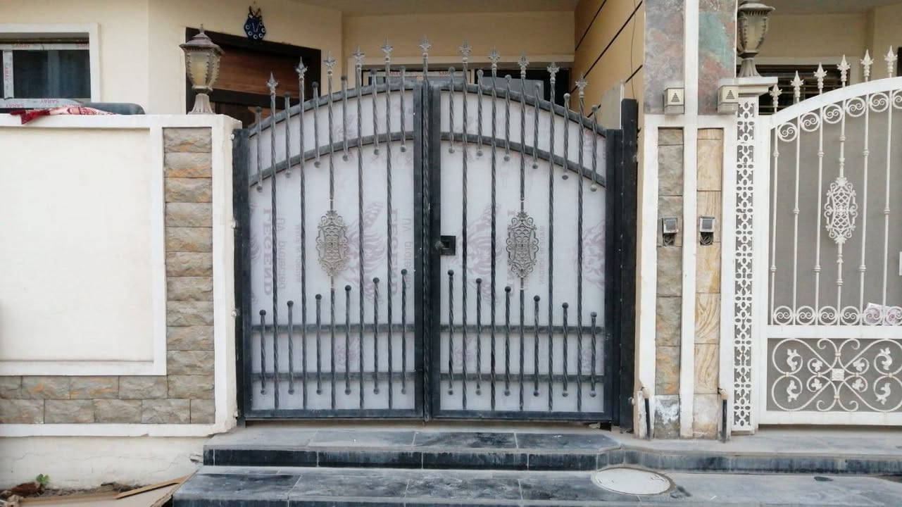 دار سكن المساحه 100 متر  الواجه 6.25 * 16 زراعي طابو 25 في حي دجله شارع 19 كامل العبود استقبال ومطبخ وغرفة نوم وخدمات مع 3  غرف نوم وخدمات في الطابق الثاني  الارضيات  مرمر للاستفسار اكثر الاتصال ***********/***********
