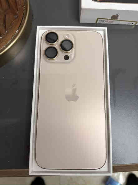 السلام عليكم ايفون 16 بروماكس ذاكره ٢٥٦ ضمان ماستر شرق اوسط زلغه مابي  بطارية ١٠٠٪؜ عدد دورات الشحن ١٩٧ لا مفتوح ولا مصلح سعر مليون و ٤٠٠ وبي مجال كلش بسيط 
مكاني بغداد شارع فلسطين المهندسين
***********
***********
