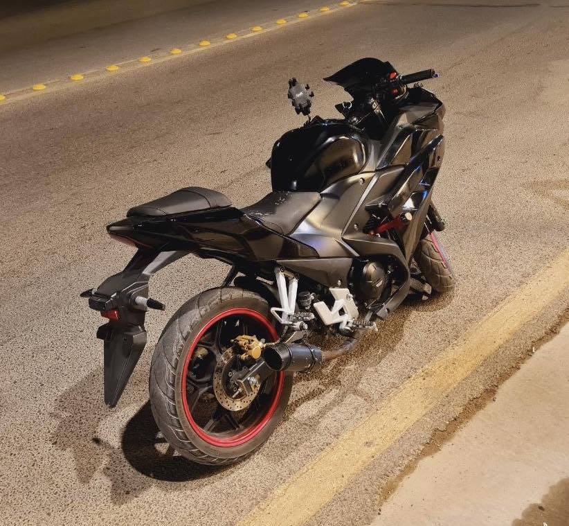 سلام عليكم دراجه R200 دايوان موديل 2023 دراجه نضيفه ناقصه شوي ترتيبات بل كفرات وصبغ سعر الدراجه مليون و 900 قابله للتفاوض للتواصل واتساب ***********
