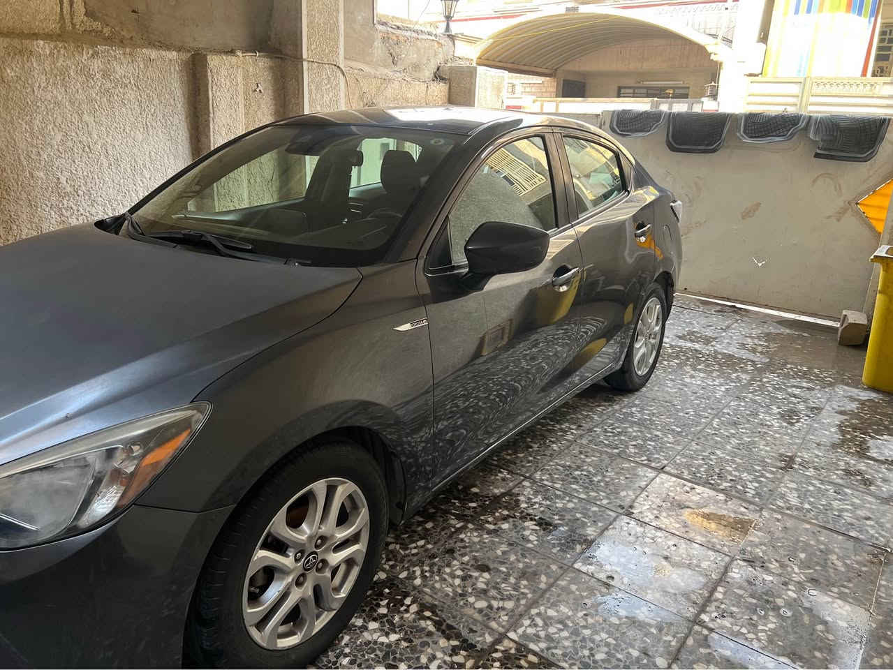 السلام عليكم 
تيوتا يارس IA 2018
وارد امريكي حادثهه موضح بالصور 
ماشية 91,000 كيلو 
محرك 1500
موصفاتها شاشة ، تحكم ستيرن ، بصمة ، كروس مثبت  وبقية المواصفات المعروفة 
السعر 100 ورقة
*********** Colombo, Sri Lanka
