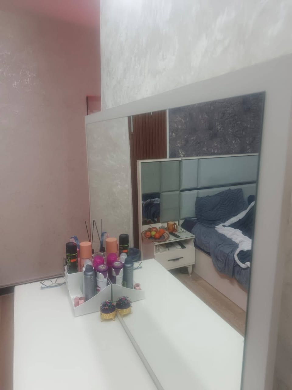 ***********
شراي يراسلني واتساب
غراض للبيع غرفه ١٢ قطعه جديدة سعر كلش مناسب طباخ خمس عيون جديد سعر ١٥٠ 
غساله سعر مناسب 
عنوان بغداد شرطه رابعه
