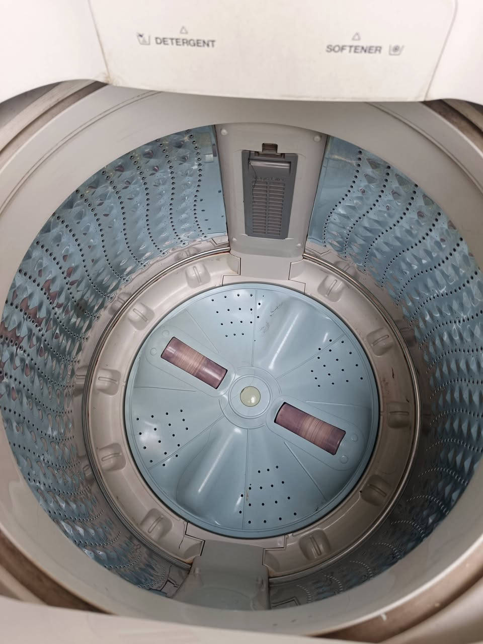 السلام عليكم غساله سامسونك 12 kg الغساله نضيفه وغسله حلو وشغاله مكانه نجف دور الهنديه لسعر 160 للاتصال ***********
