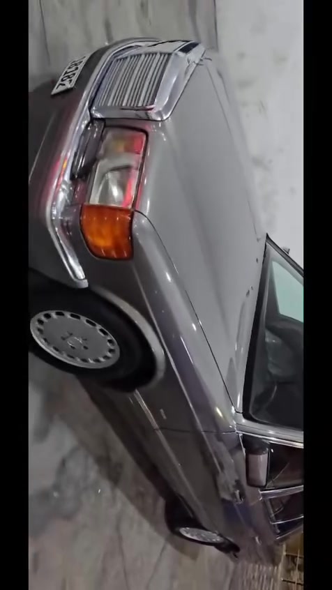 سيارة مرسيدس جامبو رئاسي،،،موديل ١٩٨٦
رقم اربيل تحويل ب شرط

گير و مكينة ب شرط و كلش جاهز

سعر
٨٠ ورقة و مجال

***********
