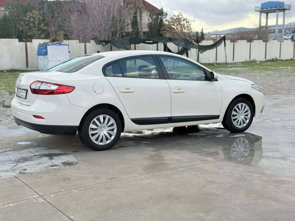 ڕینۆ فلونس    2016
گێڕومەکینەی بەشەرت 
تەبرید ساردوگەرمی مەزبووتە
چوارتایەوویلی لۆکی لەژێرە
هایدرۆلیکی گێڕو ڕۆنی مەکینەیم تازەگۆڕیوە پارچەوپەڵەیەکی بۆیاخە
سەنەوی تاوەکو 2029تازەیە
دینارێک مەسروفی تیانیە 
جوابی کۆمێنت نادەمەوە 
لەدەربەنیخانم مشتەریت وەرەدەربەنیخان ئەتخەمەسەرچاوم بۆباوکم سەیتەرێ ناپەڕێنم 
76گەڵاو مەعمەلەیەکی زۆرکەم 
ژ.م ***********
*********** دار بنديهكان, السليمانية
