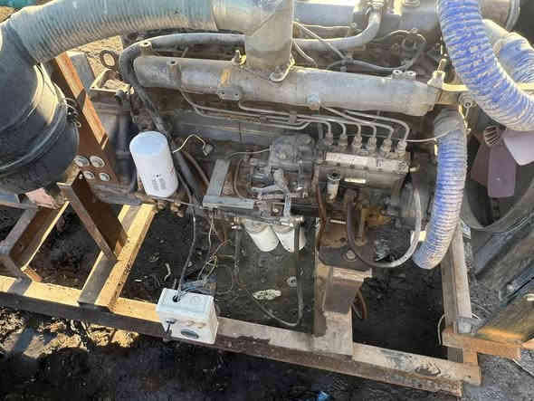 سلام عليكم مولد دايوا كامل للبيع راس توليد ١٠٠ محرك شغال ونضيف راديتر جديد دينمو وسلف جديد المكان كوت للأستفسار الأتصال ع الرقم 
***********
***********
