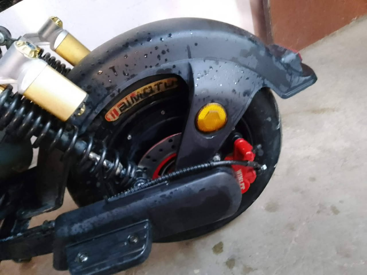 السلام عليكم
دراجة ار 8 
5 بطاريات كبار 
دراجه نضيفه 
السعر وبقيه مواصفات خاص


**إذا كنت صاحب هذا الإعلان وتريد حذفه لأي سبب، رجاءا أرسل رسالة إلى الدعم الفني**