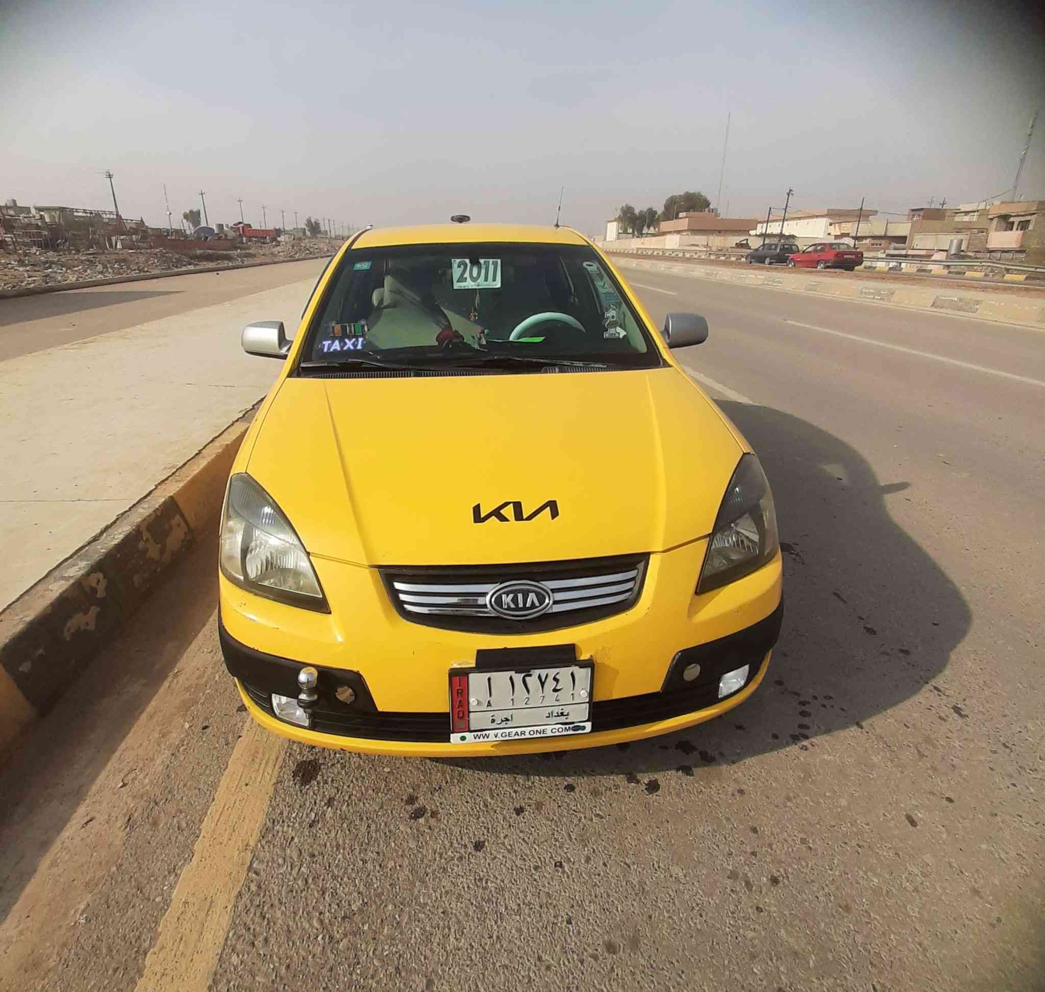 اسلام عليكم كيا ريو  فول تماتيك مديل2007  مكينه.وكير شرط ١٦ طخم جديد طخم تاير جديد باتري جديد تبريد ودتفيه شرط شاشه وكامره قفل مركزي سياره متصرف عليه ربع  هيه وغرامات صفر كبل على شارع بس ستر الله بيه طخه بل جاملق الوره بدون  دواخل وتلقيطات تكسي ***********السعر 88 بيه مجال
