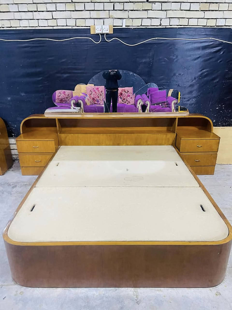 سلام عليكم
غرفه نضيفه  صاج خشب خارج داخل 
السعر500وبيها مجال بسيط 
العنوان بغداد مدينة الصدر


**إذا كنت صاحب هذا الإعلان وتريد حذفه لأي سبب، رجاءا أرسل رسالة إلى الدعم الفني**