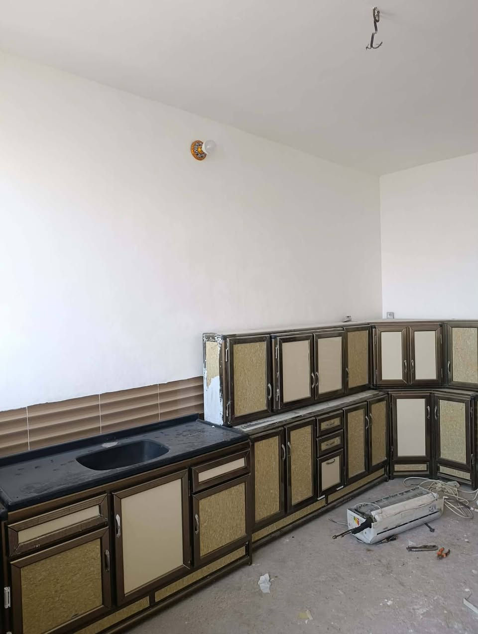 السلام عليكم كاونتر تفصال نضيف جدا ابو غريب مقابل معمل حليب بلادي ***********بي واتساب
