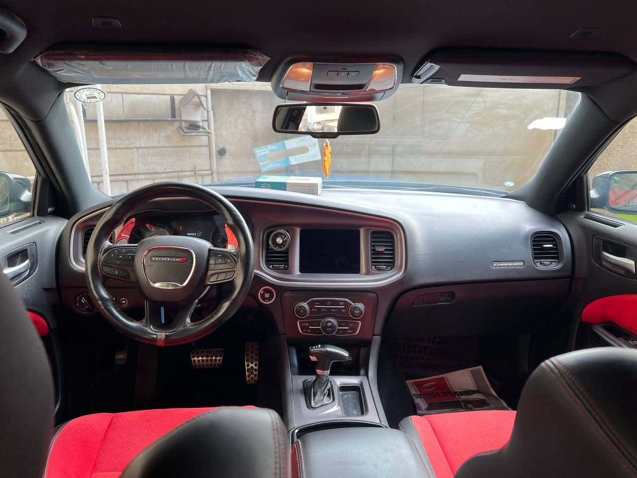 جارجر 2023 GT
فور ويل اعلى فئة فول مواصفات
ماشية 42 بدون دواخل جاملغ مبدل البنيد نفسة  

تخم تايرات جديد

صدر جديد  

مابيها اي نقص 

رقم  أربيل

 مكان السيارة بغداد.   

***********. 

السعر 230
