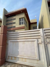 دار للبيع • مجمع عمر الراوي الاول • كراج وحديقة