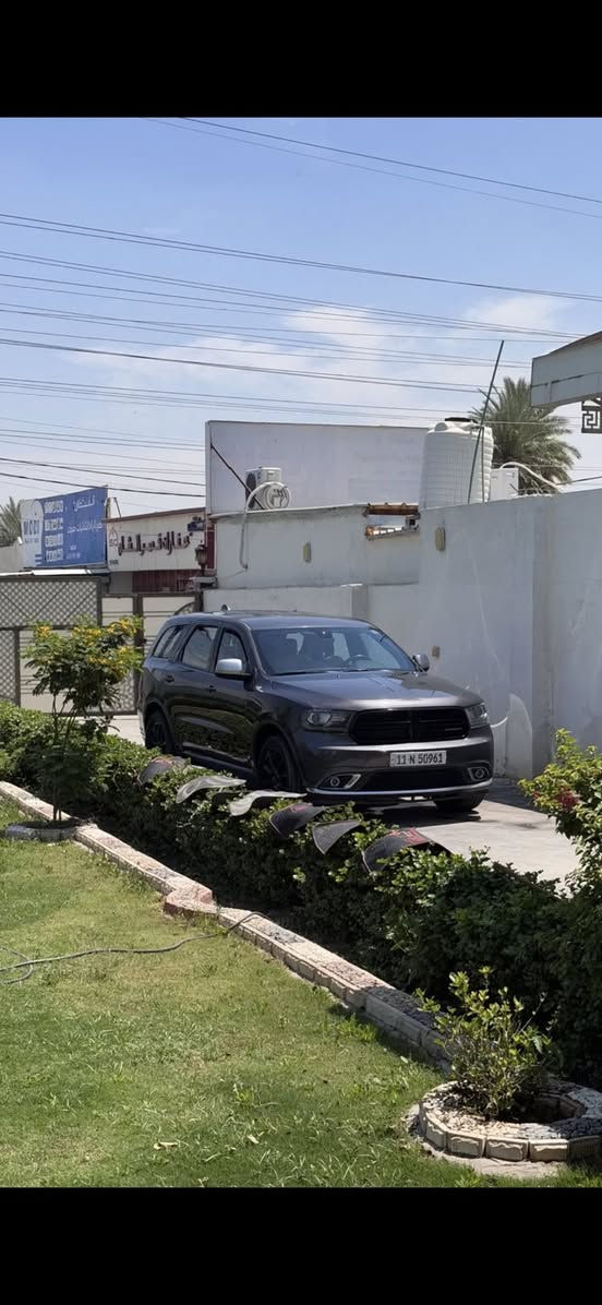 ســلام علـيكم : Dodge Durango
موديـل 2018 
مـوصفات sxt
حادث خلـفي قبـق جنطه
سياره نضيفه وخير من الله
للـبيع او مراوس ب باسفكا
الــسعر : 20
للـتواصل : ***********
