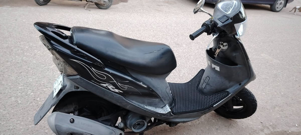 السلام عليكم للبيع ماكس عدله حاويه بشهر الواحد طالعه جاهزه كفاله عامه ختم واحد الدراجه السعر ٩٠٠ وبيه مجال قليل مكان ناصريه مركز  اتصال ***********
