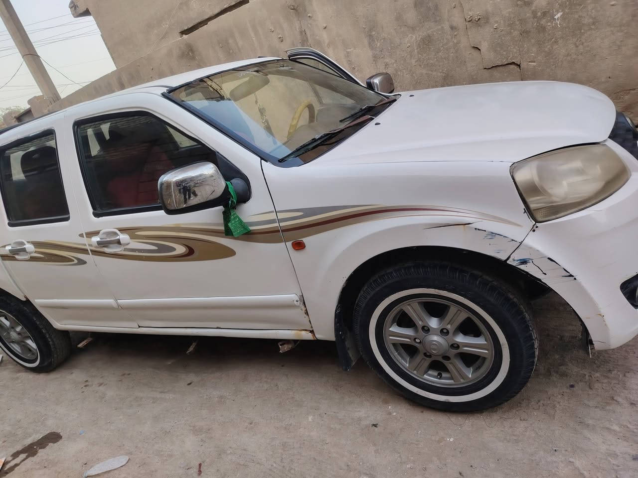 سلام عليكم 
سيارة بيكم اكريت وال موديل 13 
سيارة جاهزة علة اخير حباية برغي ما نقص بيه جديدة او حلوة محرك كير شرط بل جيس اسبانة ما امخلي عليه مكفولة
او شرط تحويل ثاني يوم
سيارة مال جناي او عله ايدي ما متعوبة
سنويه صاقطة اني اصفرلك السنويه او اداورهة ثاني يوم اله ابيع
السعر 60 او بيه مجال قليل 
الرقم   *********** يجود واتساب 
مكان السيارة بابل قضاء القاسم عليه السلام
رجائن الموشراي لا يتعبني او يتعب روحة
