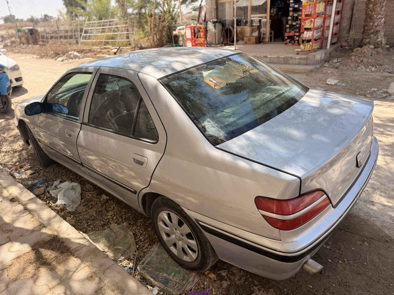 بيجو فرنسي 406 مديل 2001 رقم بغداد الجديد  سياره بسمي هزه جديده (مواصفات )مكينه  2000 نضافته 80 كير نضافه 100 تبريد ثلج تدفئه دوشمه تنته وبيبان وكشنات حساس لايت بالليل يشتغل وحده ماطور تحكم بل لايت بلادي ايبيس سياره بلاديه مابيها اي جطلات وصور البنيد مفتوح تشوف نضافت الحوض سياره بيها شخوط بسيطه وبيها ضربه من ورا شي بسيط داحجيهم حته من تخابرني لو تجي تعرف سياره الجاي عليها برده خلفيه بلاديه بردات ورا اني شادهم سياره نضيفه كلش عارضها ب 56 ورقه وبيها مجال مكاني بوب الشام قرب الاقواس مال حسينيه قرب الهزه رقمي *********** متواجد واتساب وعل خط فقط
