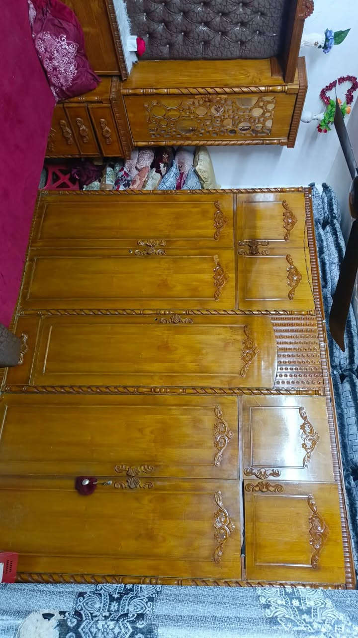 سعر الغرفه ٨٠٠ وبيها مجال البابين نهايته ١٤٠ 
والمنامية ب٧٥


**إذا كنت صاحب هذا الإعلان وتريد حذفه لأي سبب، رجاءا أرسل رسالة إلى الدعم الفني**