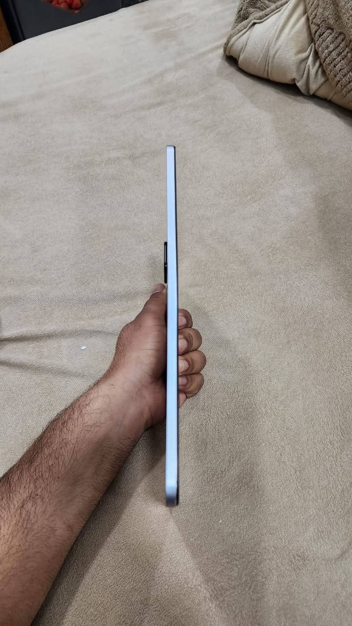 السلام عليكم... 
تابلت شاومي مي باد 6. التابلت نضيف جدااا واستعمال قليل. ذاكرة 256+عشوائية 8 الشاشة 144
التابلت احلى من الصور الله شاهد و مكفول من كل شيء. ملاحظه ماكو ويا غراض بس الشاحنة 
مكاني كربلاء المقدسة. ***********
ملاحظة..... مراوس فقط فقط
