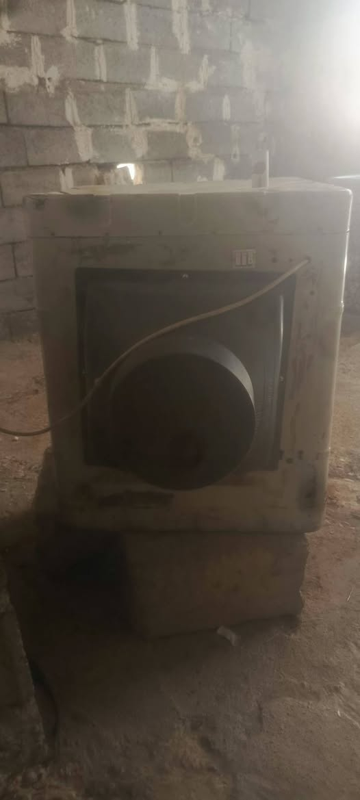مبردا سرعه واحده
هواء كلش قوي 
كامله بس تشغل سعر 50 بيها مجال


**إذا كنت صاحب هذا الإعلان وتريد حذفه لأي سبب، رجاءا أرسل رسالة إلى الدعم الفني**