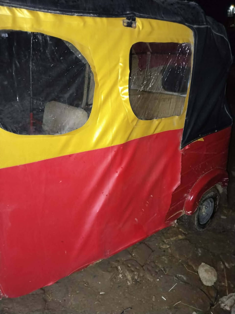 سلام عليكم تكتك البيع اوراق موديل 17تكتك ما عيشه سعر 2 مليونين مكاني بغداد سبع قصور رقم 
 ‏‪0771 907 7362‬‏
