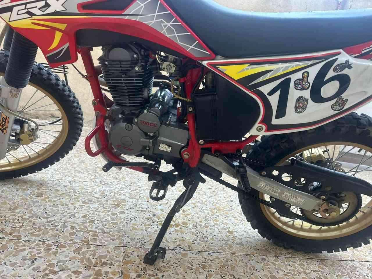 قفاز CRX 2025
مكينه 300 شلعه ومعدل تخبل
دراجه كامله ما بيه اي نقص مكفوله 
المكان:بغداد البياع تقاطع درويش 
الرقم:***********
